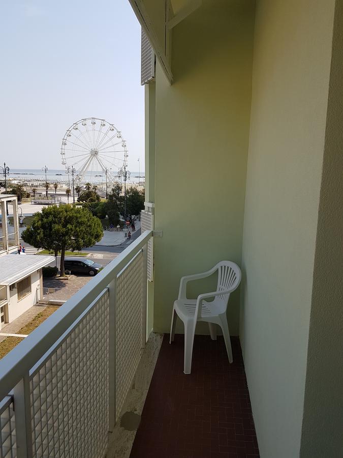 Hotel Residence Adriana Cesenatico Exterior photo